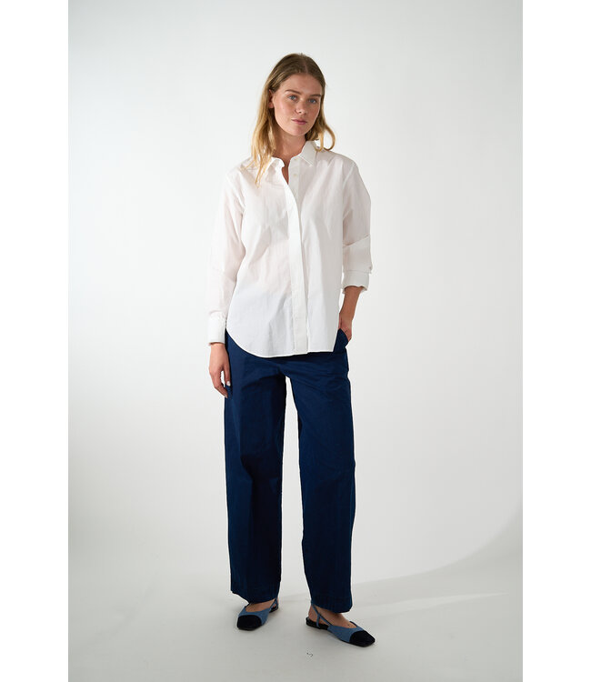 Closed C94362-25Z-22 200 White