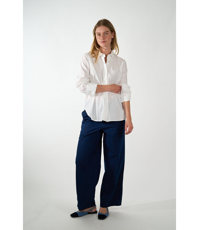 Closed C94362-25Z-22 200 White