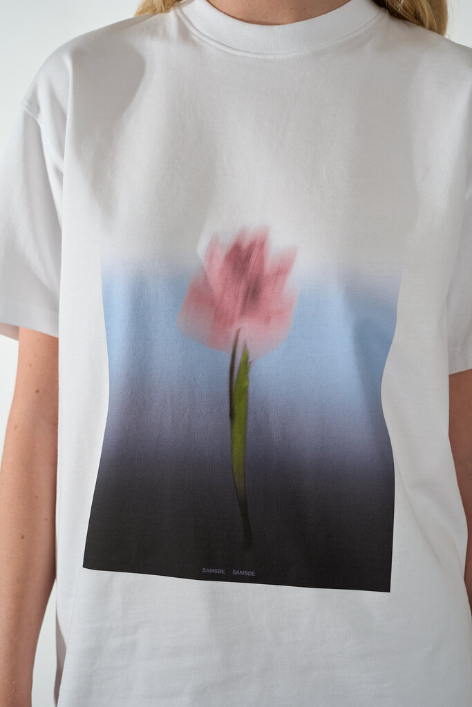 Samsoe & Samsoe SAMSOE SAMSOE T-SHIRT MET TULP OPDRUK