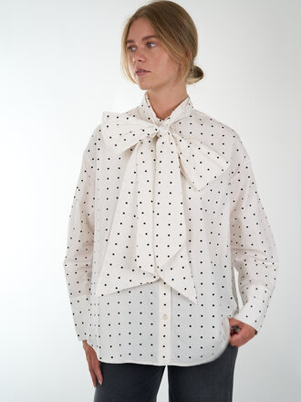 ESSENTIEL ANTWERP ESSENTIEL ANTWERP BLOUSE WITH BOW ESSENTIEL ANTWERP ESSENTIEL ANTWERP BLOUSE WITH BOW