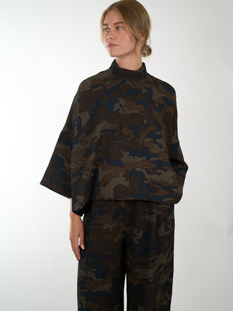 ESSENTIEL ANTWERP ESSENTIEL ANTWERP WIDE SLEEVE TOP ESSENTIEL ANTWERP ESSENTIEL ANTWERP WIDE SLEEVE TOP