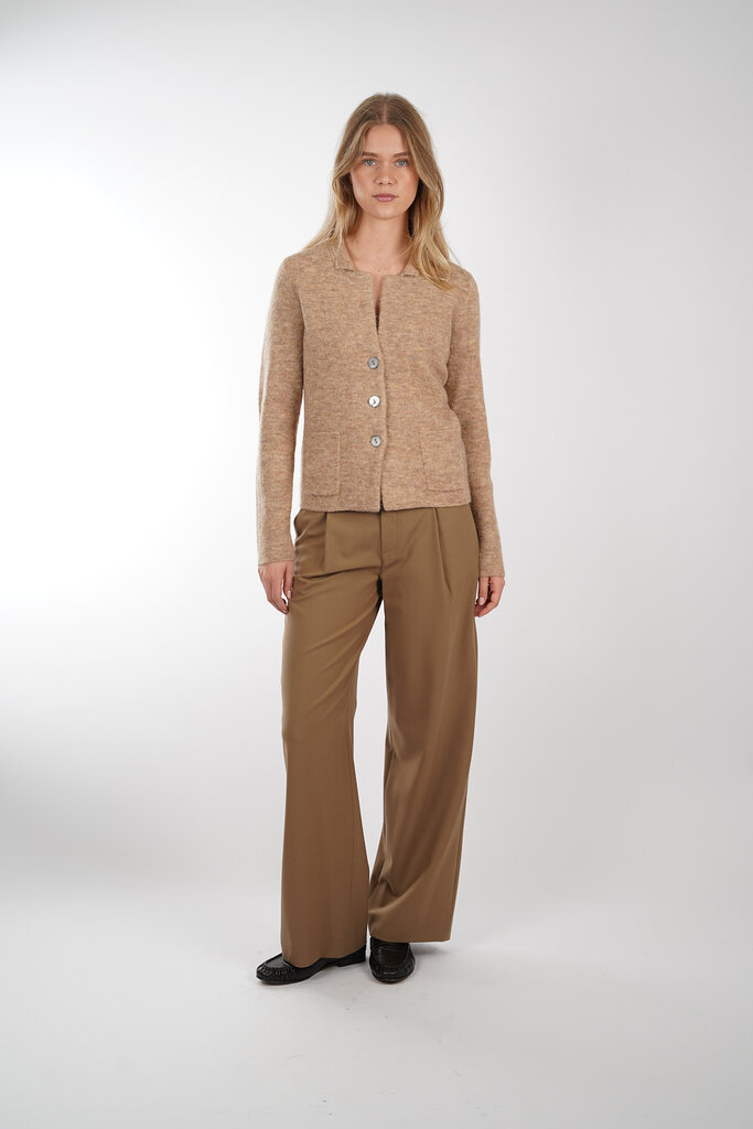 Closed Closed C91132-35P-22 748 Brown sugar