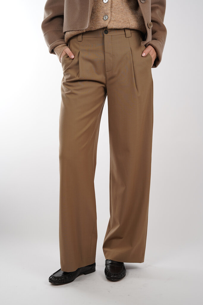 Closed Closed C91132-35P-22 748 Brown sugar