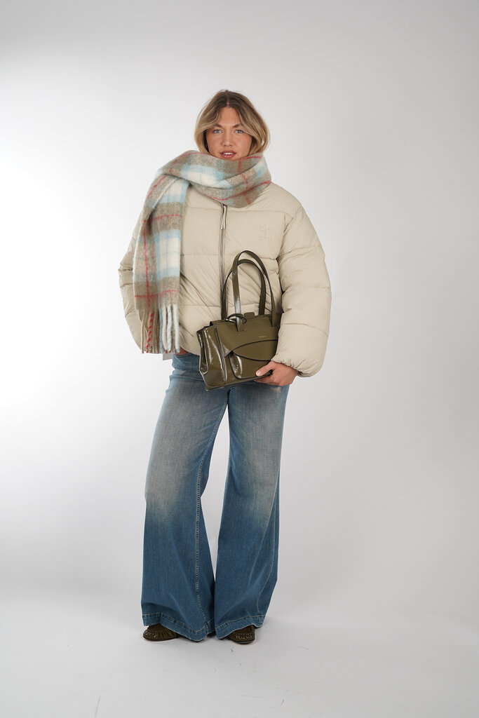 Closed CLOSED C97216 69F 22 198