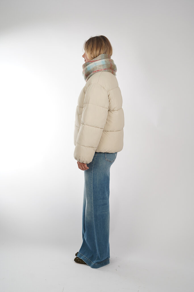 Closed CLOSED C97216 69F 22 198