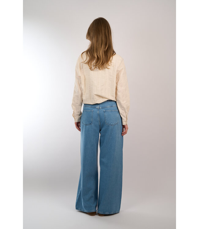 AIMEE THE LABEL DORIS BLOUSE SAND