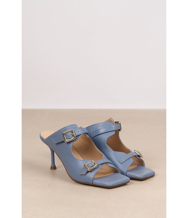 MARCH23 RAQUELLE SKY BLUE LEATHER