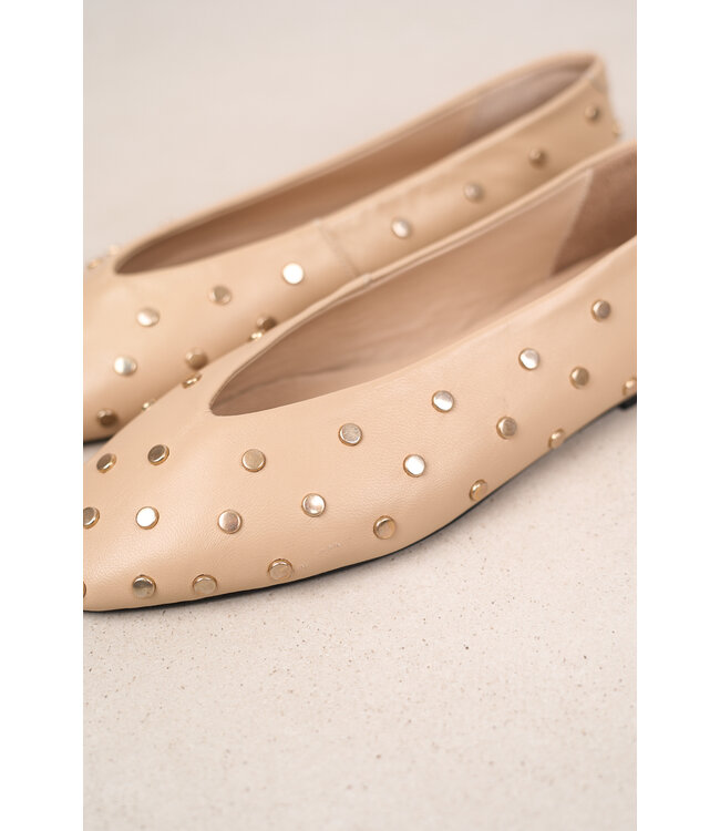 MARCH23 INDIA BALLERINA BEIGE
