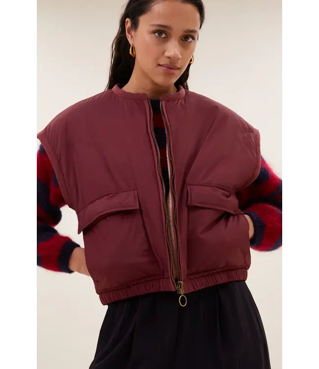BY BAR GIO SLEEVELESS JACKET WINE