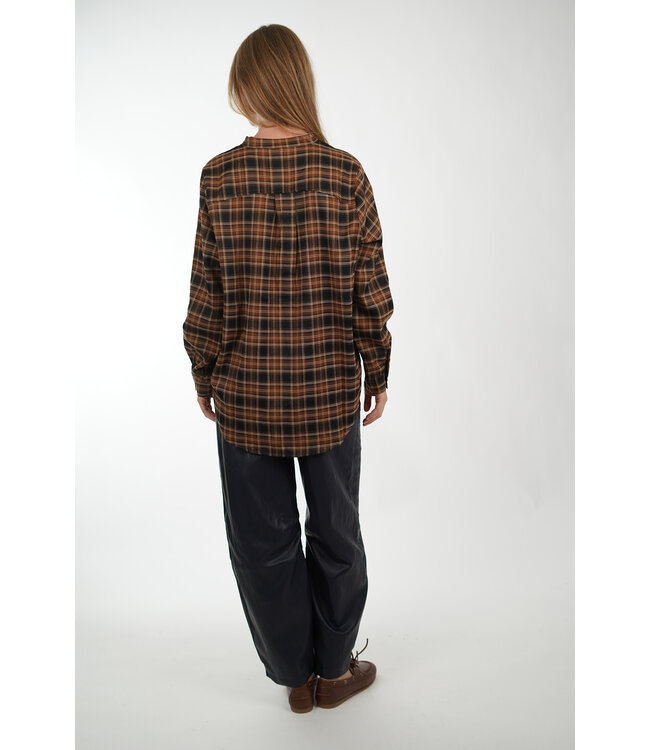 MY ESSENTIAL WARDROBE MATEO SHIRT