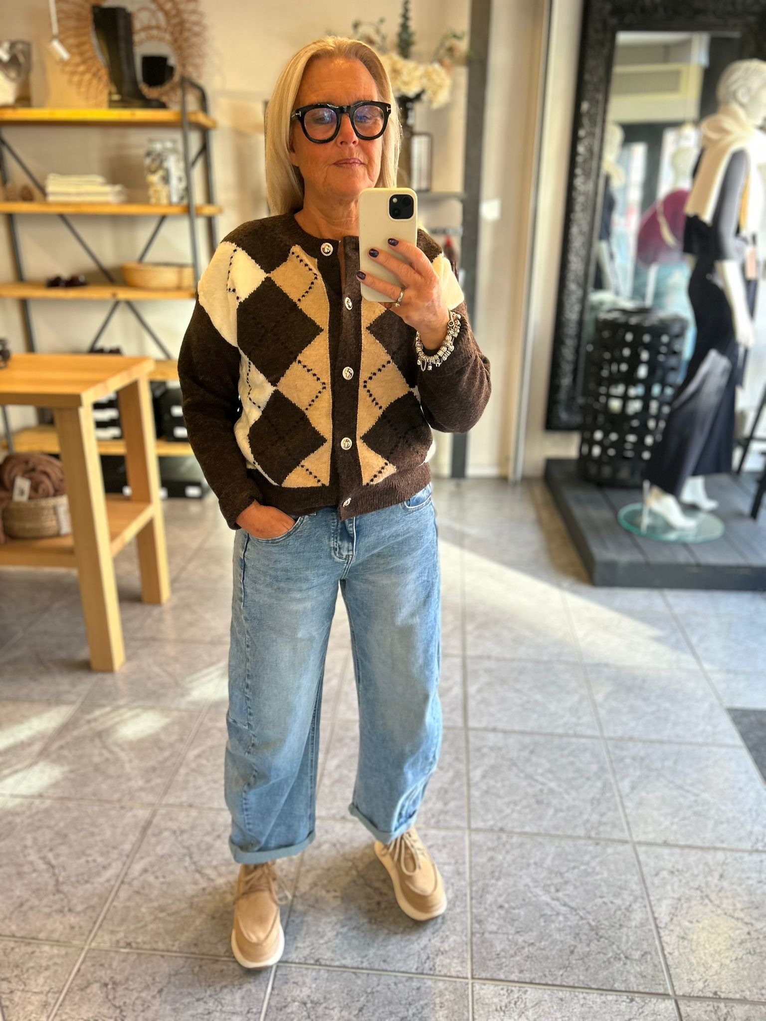 Vest Lavysh dark brown-1