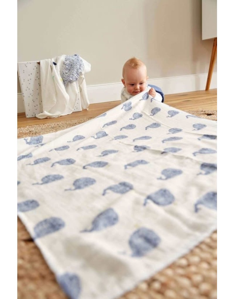 Lassig Lassig heavenly soft swaddle little water whale