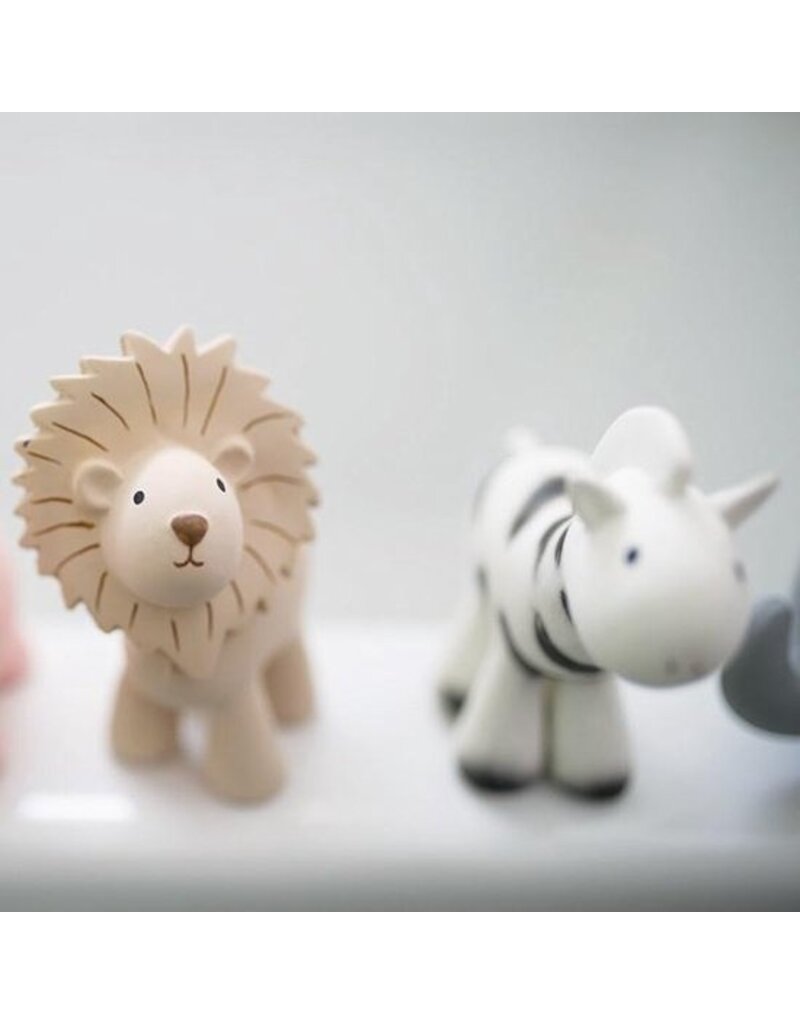 Tikiri Tikiri mijn eerste safaridiertje natuurlijk rubber met belletje