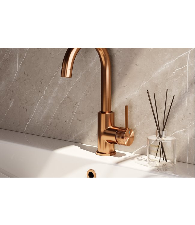 Brauer Carving hoge opbouw mengkraan met ronde uitloop Model A