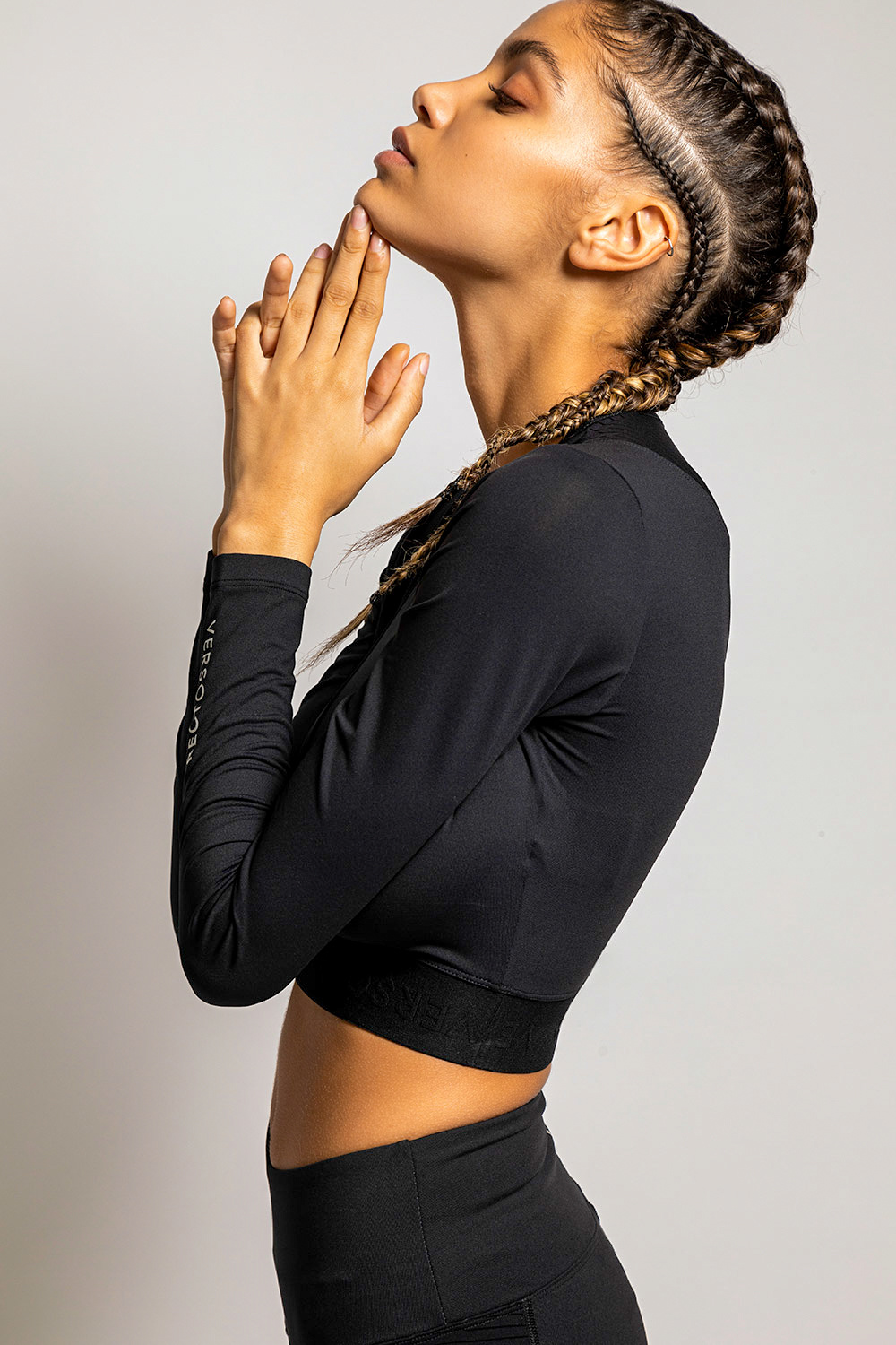 Black Out Crop Top l RectoVerso sportswear for women - RectoVerso Sports Black Out Crop Top l RectoVerso sportswear for women - RectoVerso Sports