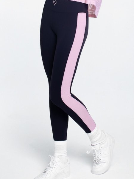 Women's sports leggings  Sustainable feminine sportswear