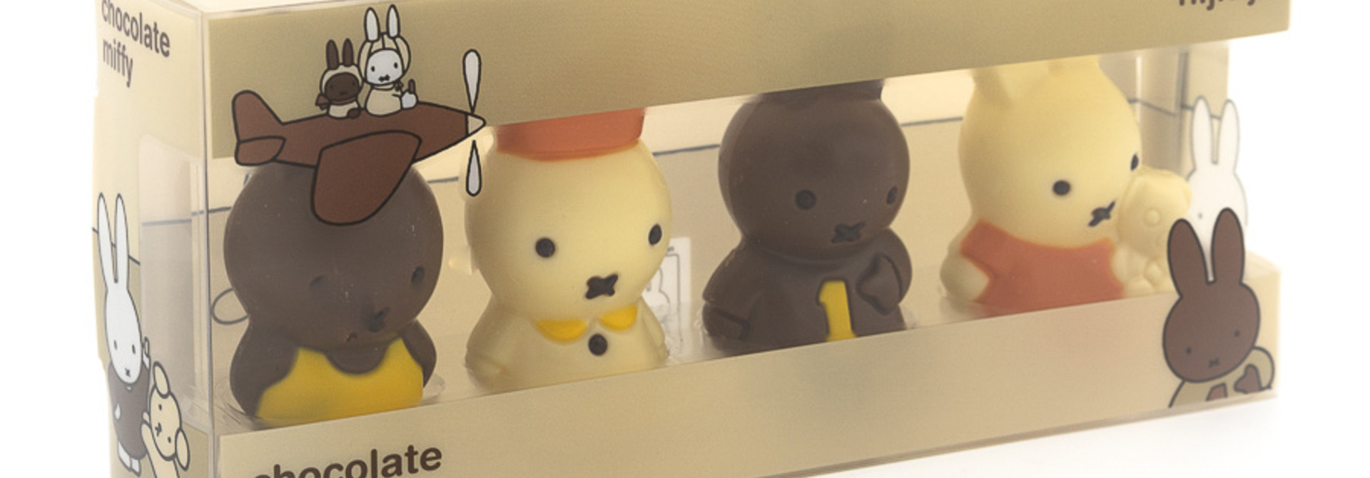 4 mini Miffy figurines