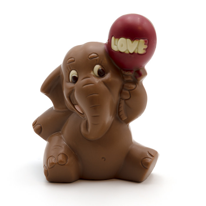 St. Valentine elephant with marzipan heart (milk) 90 Grs