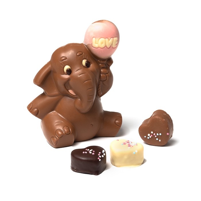 St. Valentine elephant with marzipan heart (milk) 90 Grs