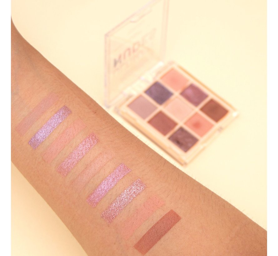 Ultimate Nudes Eyeshadow Palette - Light