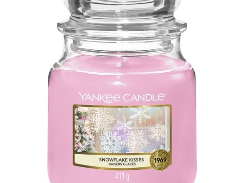 Yankee Candle Snowflake Kisses - Medium Jar