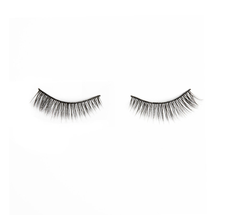 x The School Of Good & Evil False Lashes