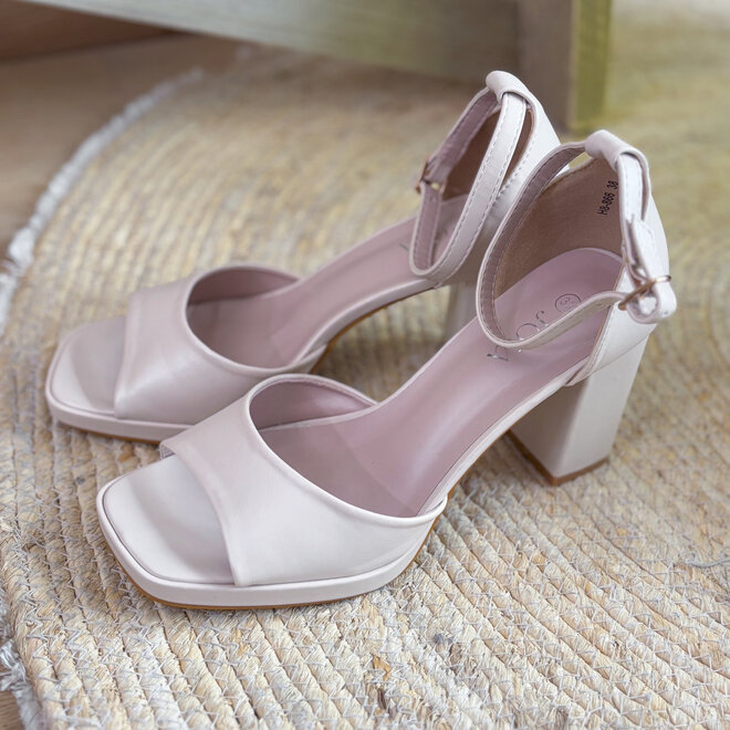 Beige charm sandaal met hak