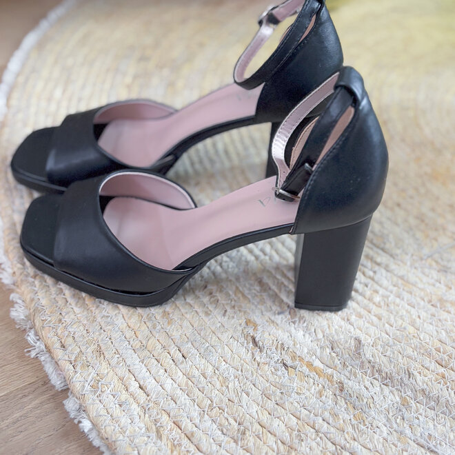 Black charm sandaal met hak