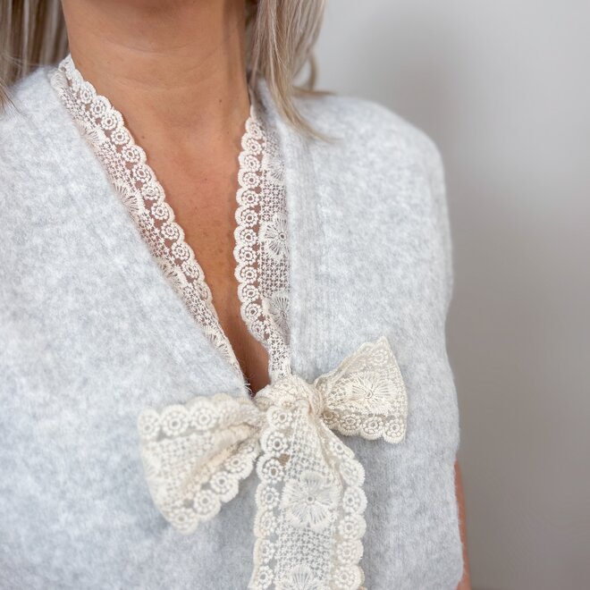 Bows in  lace grey
