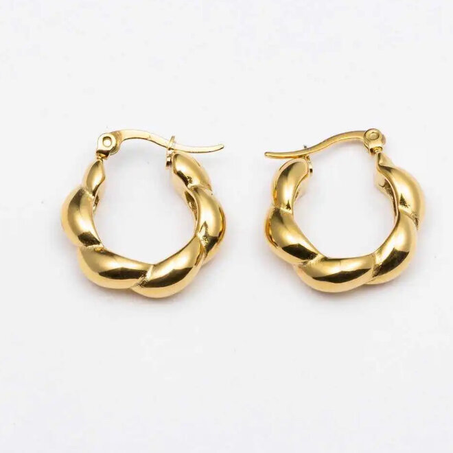 Earring twitstet faith