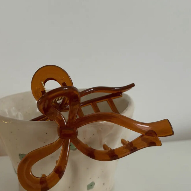 Cute bow clip brown