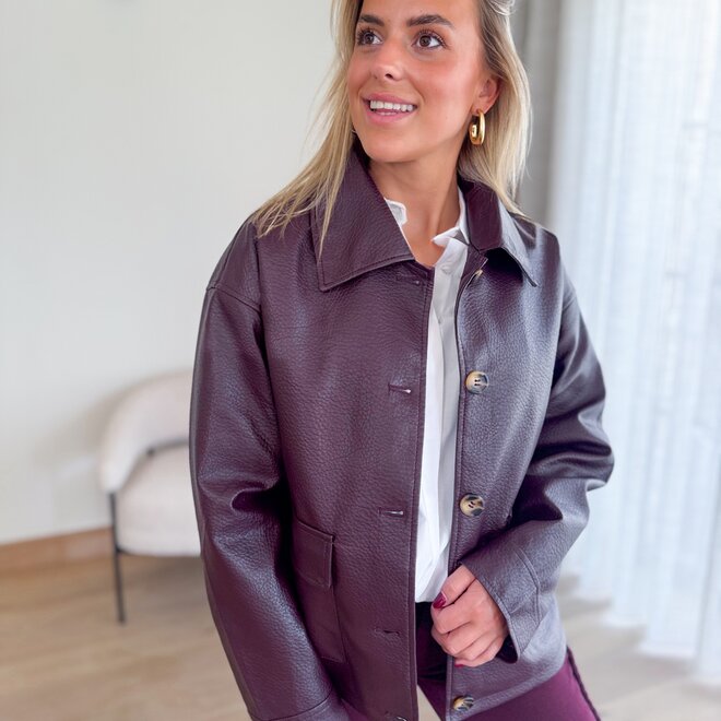 Go and matte it of vest burgundy