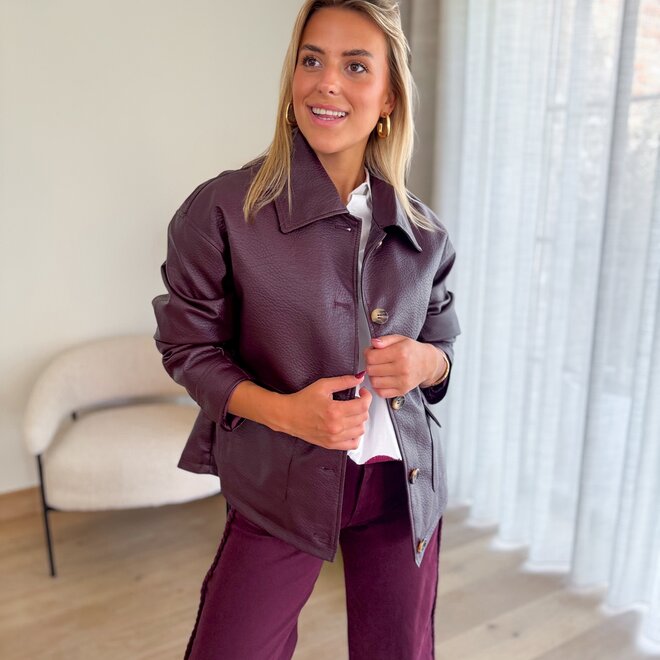 Go and matte it of vest burgundy