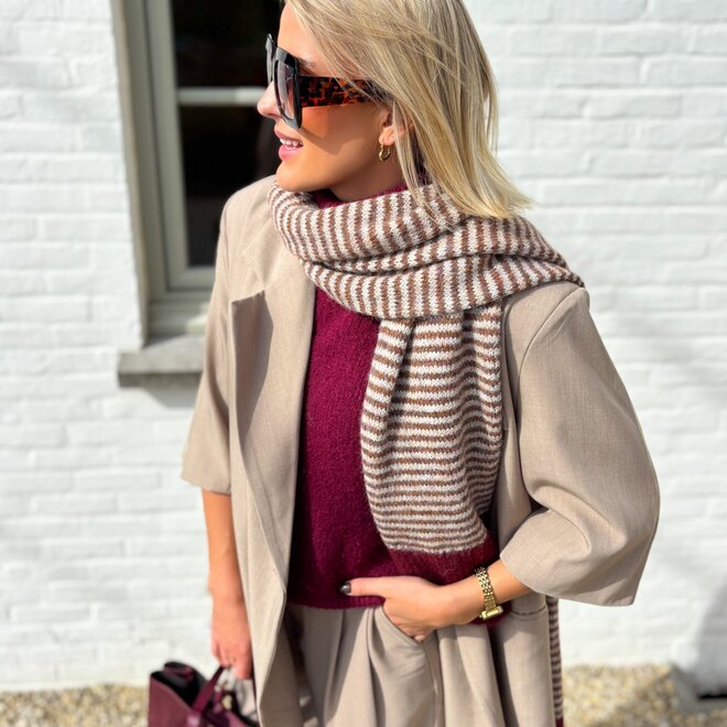 Scarf stripes wine