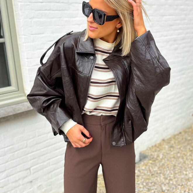 Simple coupe brown