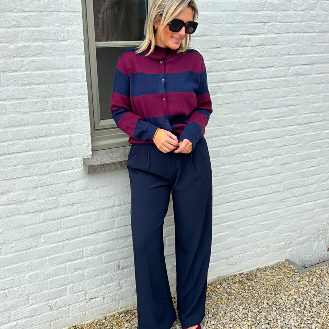 The crest cardigan navy/burgundy