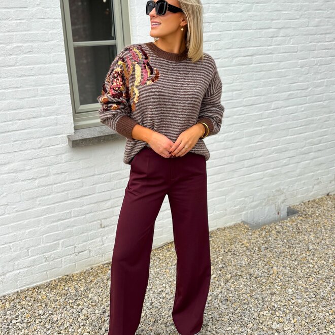 Simple coupe burgundy