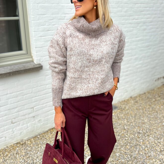 Simple coupe burgundy