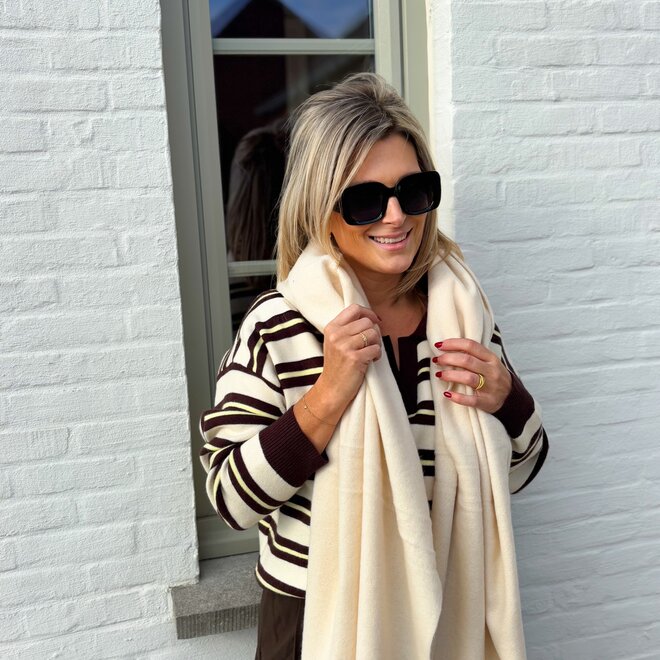 The weekend sweater brown