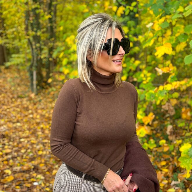 Be the turtleneck basic Brown