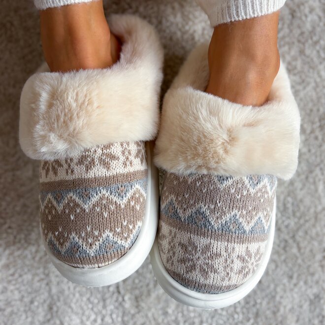 Cozy Winter Slippers Taupe
