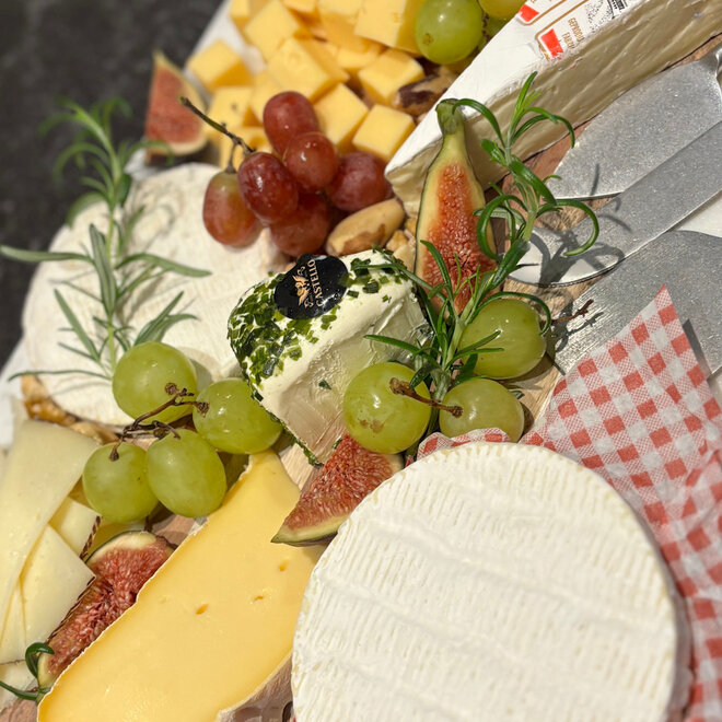 Marble & wood cheese plate set