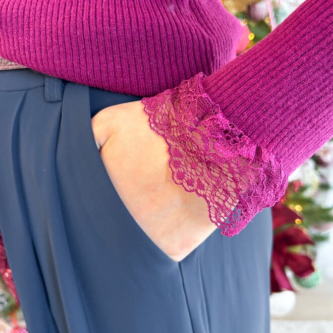 Finesse Lace Top Bordeaux