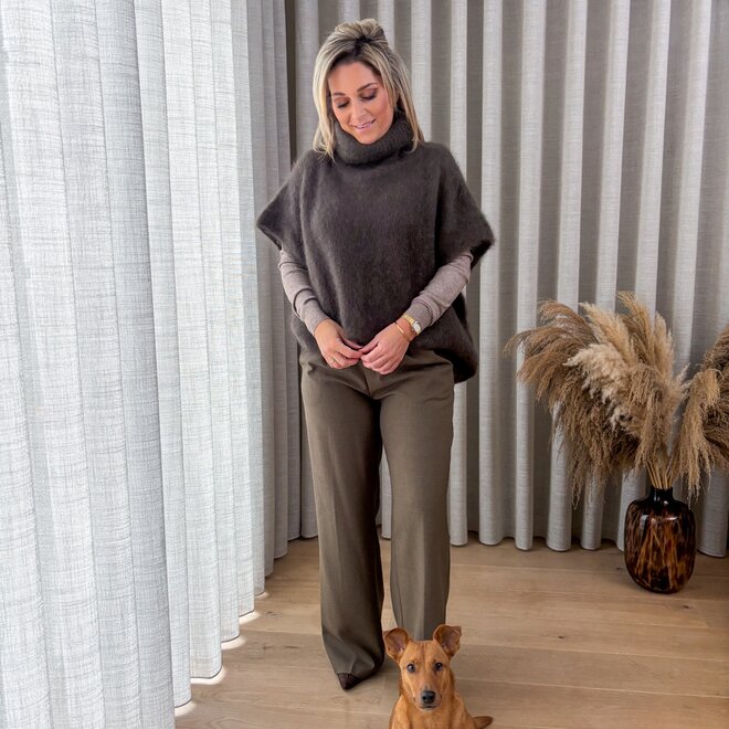 The modern trouser kaki