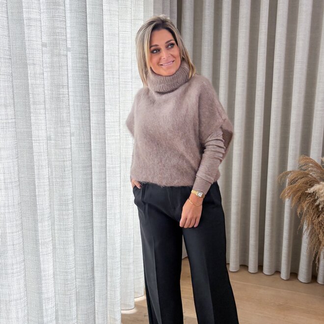 Snuggle sleeveless rolneck taupe