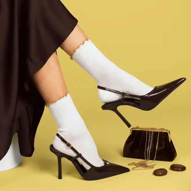 Klue rushes socks gold