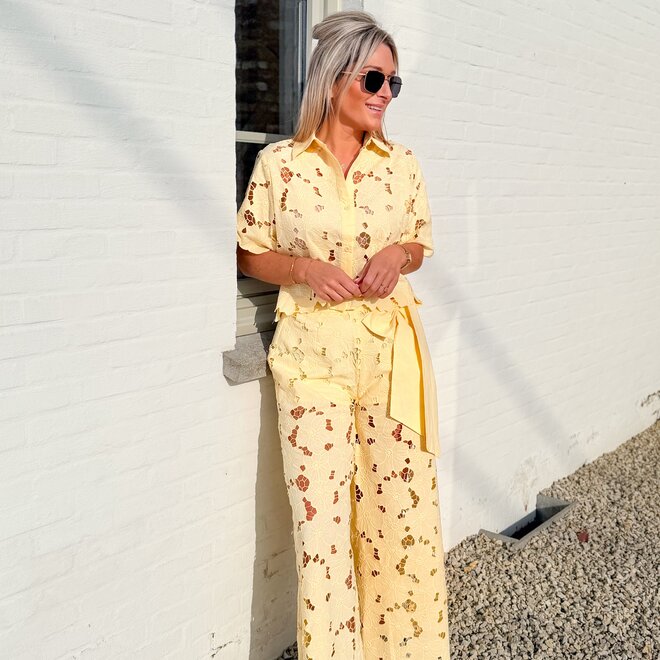 Blush flow set yellow