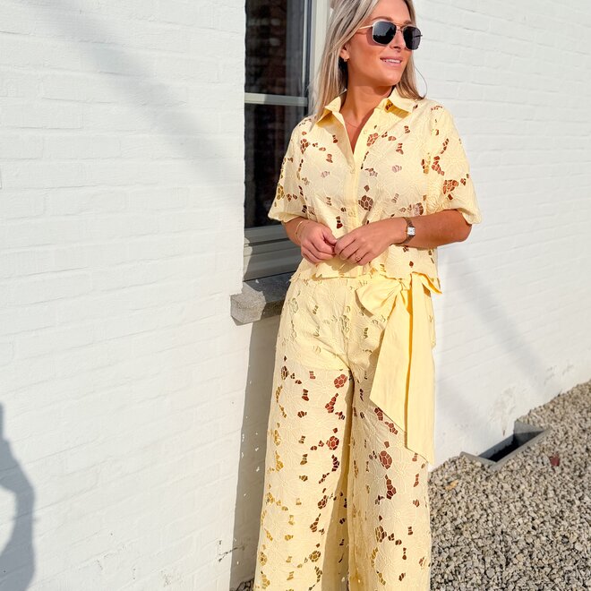 Blush flow set yellow