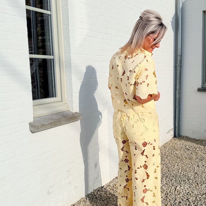 Blush flow set yellow