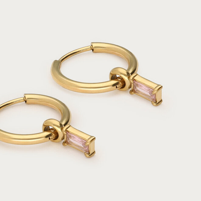 Minimalistische oorringen met vierkante licht roze strass